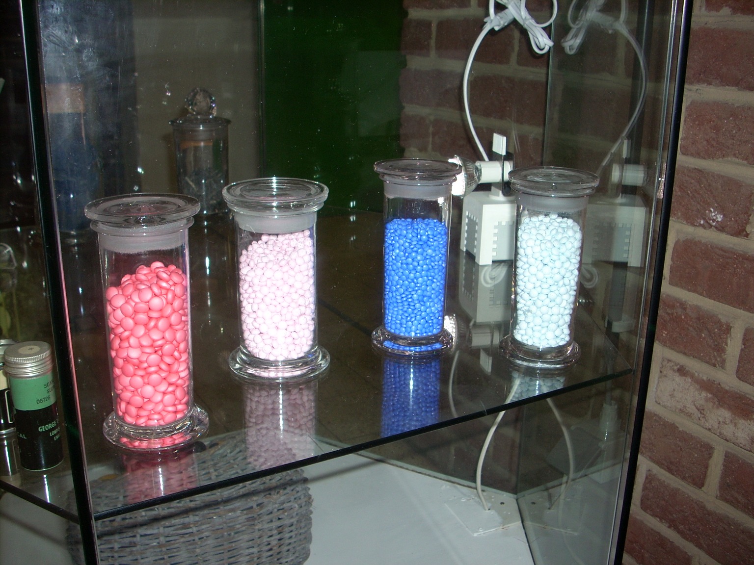 Dyes and Drugs showcase, Musée des plantes médicinales et de la Pharmacie, ULB, Brussels - 03.JPG